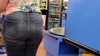 Wide Candid PAWG in Jeans