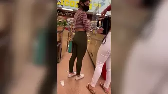 Hispanic Teeny candid booty at grocery store.