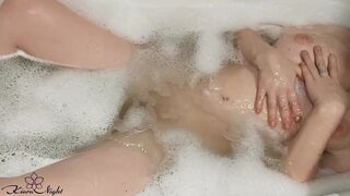 Skank Washes Body Passionate Masturbates Twat - Amatuer
