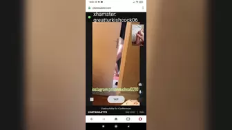 Banyodaki Esini Sergiliyor three