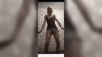 periscope irina blonde girl dumb dance (nn)