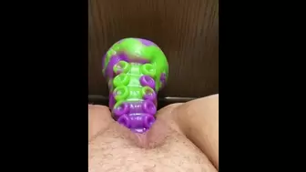 Chubby BIG BODIED WOMAN Riding Tentacle hard to Moaning Cumming
