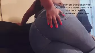 African rips Large bubbly farts in tight jeans