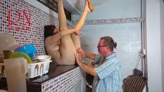 Housewife plowed in the washing machine. twat licking, cunillingus. Domination in laundry. two
