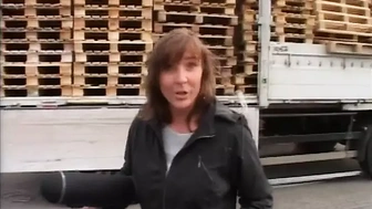 Beautiful German mature shoots an home-made porn tape to become a porn actress