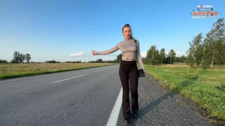 Cute chick hitchhikes in tight leggings, shows breasts and rear-end and pays for the ride with sex