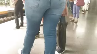Loira de jeans
