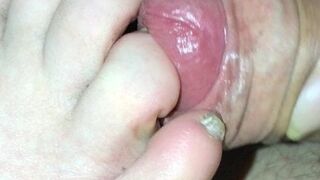 Homemade Milf Footjob Toes under Forskin (two)